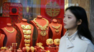 Hongkongers snap up silver as gold becomes 'too expensive'