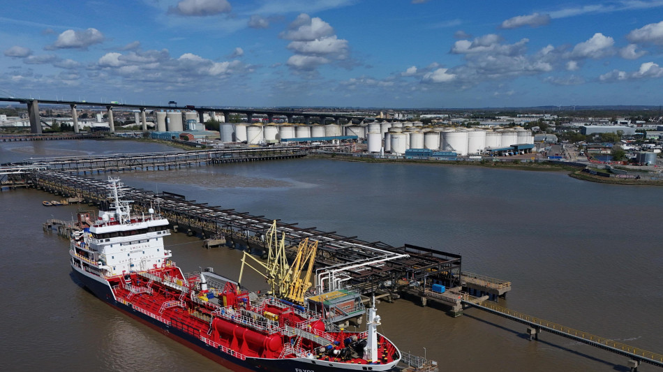 Media, 8 petroliere hanno obbedito all'ordine Usa di invertire rotta