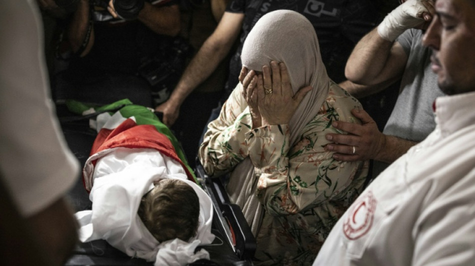 "No puede ser un error", dice un palestino al enterrar a su beb&eacute; muerto por tiros israel&iacute;es