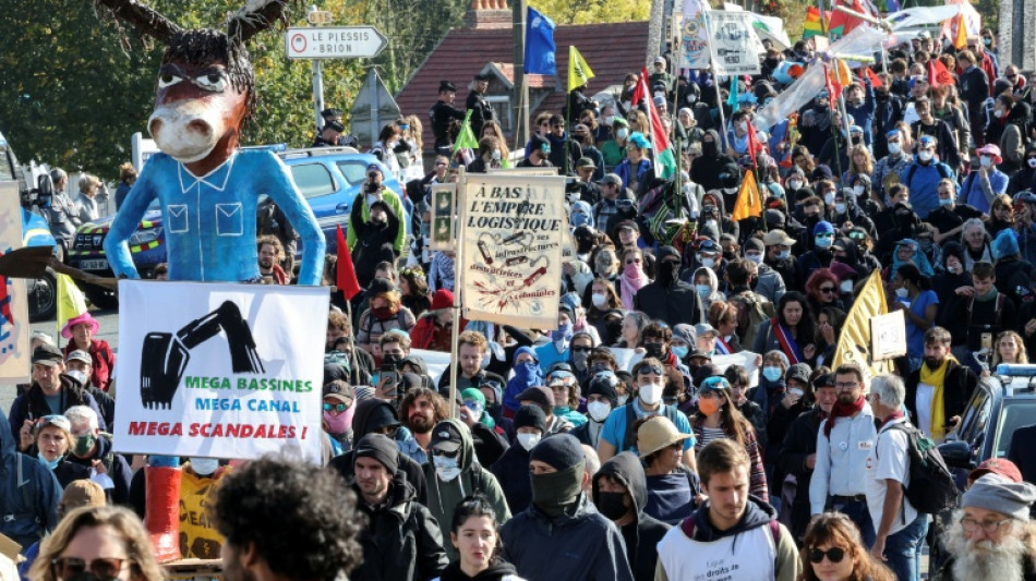 Oise: plus d'un millier d'opposants défilent contre le canal Seine-Nord Europe