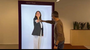 Open Fiber, un ologramma tra Roma e Milano, record di velocit&agrave; della fibra