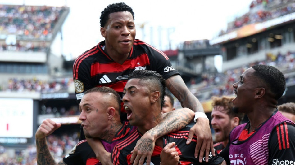 Flamengo vence Chelsea (3-1) e é 1º time classificado para oitavas da Copa de Clubes