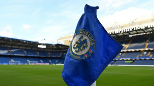 Chelsea &eacute; multado em 10 milh&otilde;es de libras por irregularidades financeiras
