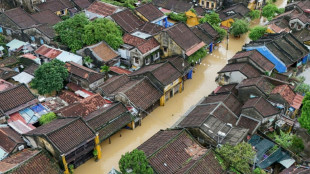 Sube a 35 el número de muertos por inundaciones en Vietnam