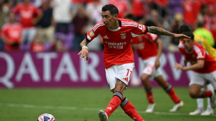 Benfica goleia Auckland (6-0) em jogo com mais de 2 horas de interrupção na Copa de Clubes