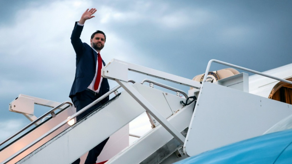 Vice-presidente dos EUA viaja &agrave; Hungria para apoiar Orban