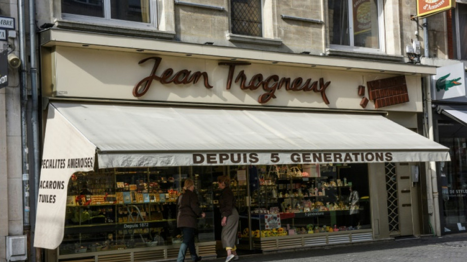 Macron denuncia agress&atilde;o 'inaceit&aacute;vel' a familiar de sua esposa