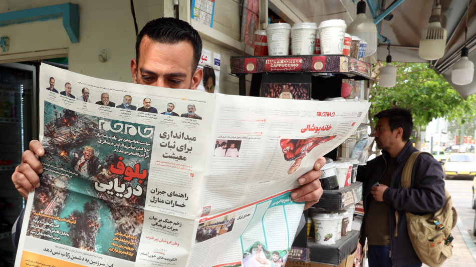 Media,due mercantili segnalano spari mentre tentavano di attraversare Hormuz