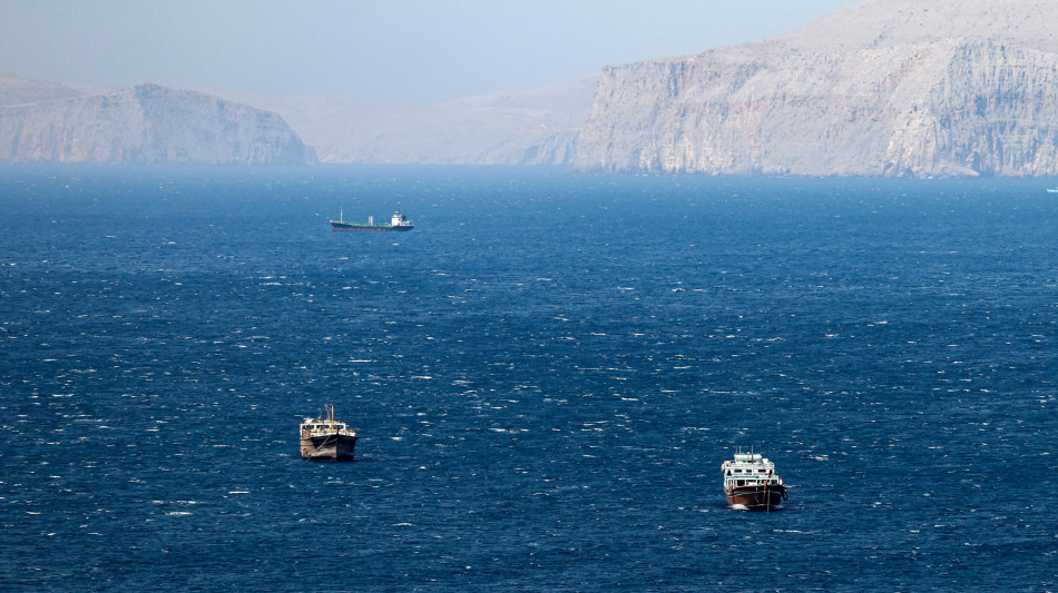 Media Iran, 'scontri sporadici con le navi Usa'