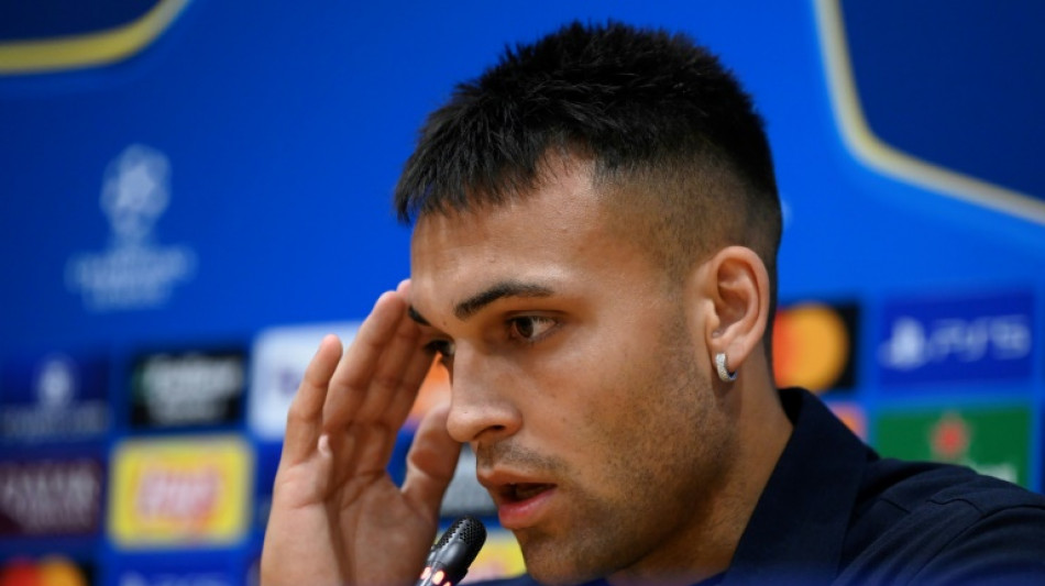 Com lesão na coxa, Lautaro é dúvida para jogo de volta contra Barça na Champions