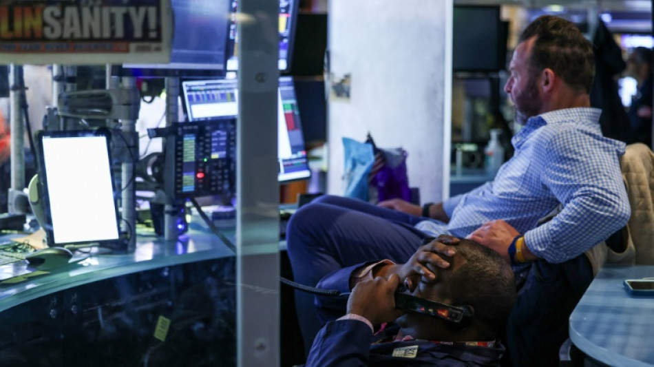 Wall Street termine en baisse apr&egrave;s des donn&eacute;es &eacute;conomiques moroses 