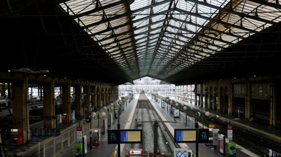 Gr&egrave;ve SNCF: le trafic francilien "fortement perturb&eacute;" lundi sur certaines lignes
