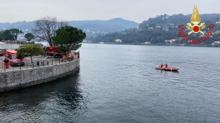 Auto cade nel lago di Como, grave una donna, un uomo disperso