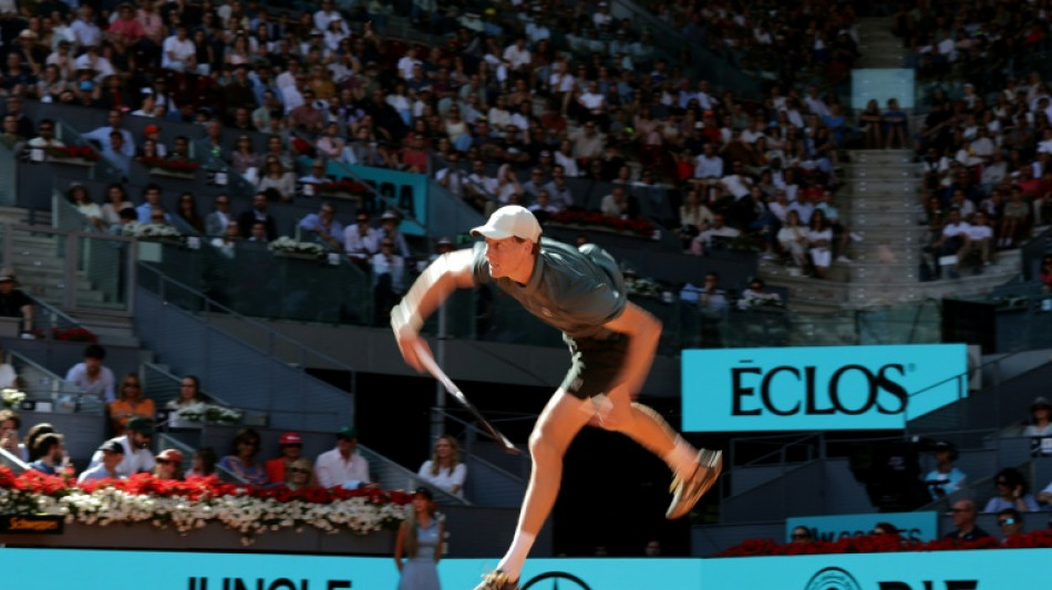 "N&atilde;o posso me comparar" a Nadal ou Federer, afirma Sinner