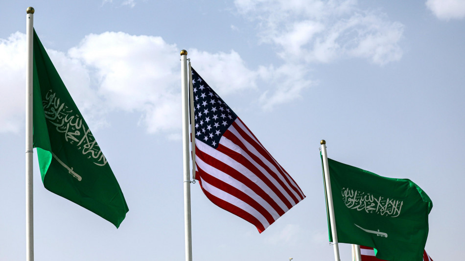 Trump è arrivato a Riad in Arabia Saudita