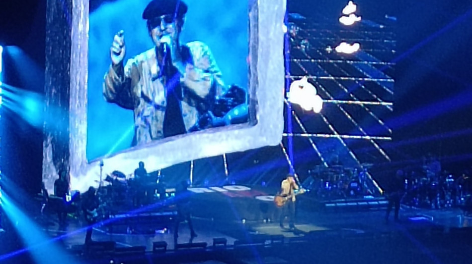 'Bologna &egrave; una regola' di Luca Carboni per le luci di Natale