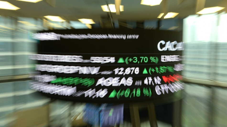 La Bourse de Paris inqui&egrave;te sur le rythme de l'activit&eacute; &eacute;conomique