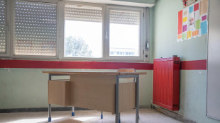 ++ Punta una pistola al professore in classe nel Modenese ++
