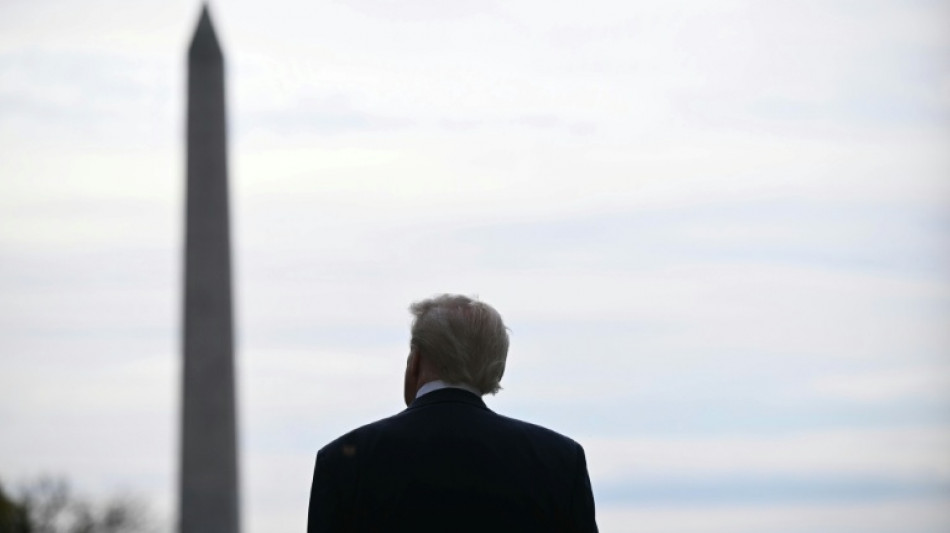 Trump assina lei para tornar p&uacute;blicos arquivos do caso Epstein