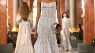 Vuitton nel Musée del Louvre celebra l'Art de Vivre