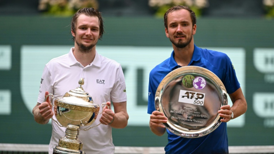 Bublik vence Medvedev e é campeão do ATP 500 de Halle