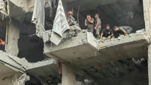 Hezbolá entierra a su jefe militar, muerto en un bombardeo israelí al sur de Beirut