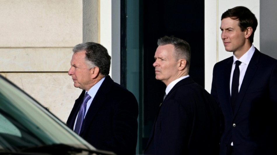 Zelensky e enviados dos EUA continuam as negociações em Berlim sobre o fim do conflito na Ucrânia