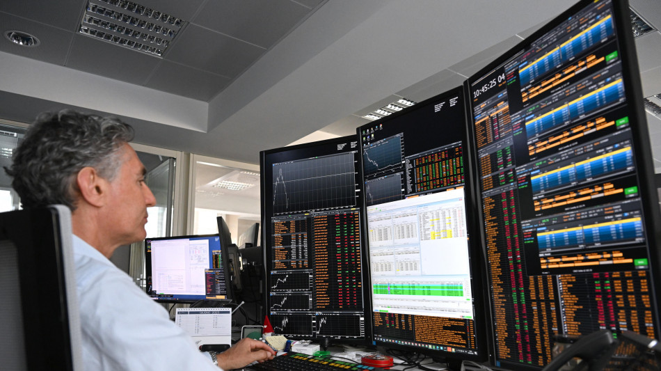 Borsa: Milano peggiora, energia e banche in ordine sparso