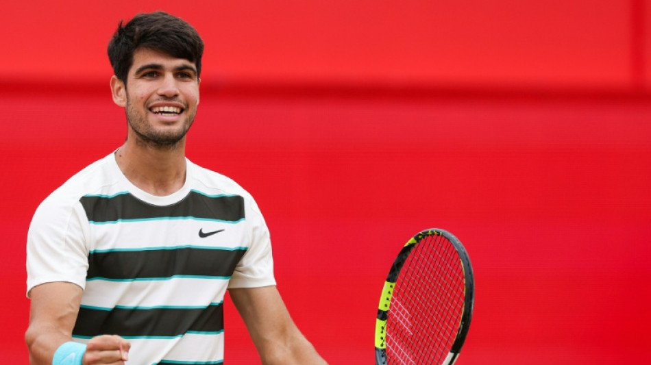 Campeão em Queen's, Alcaraz se aproxima de Sinner no ranking da ATP