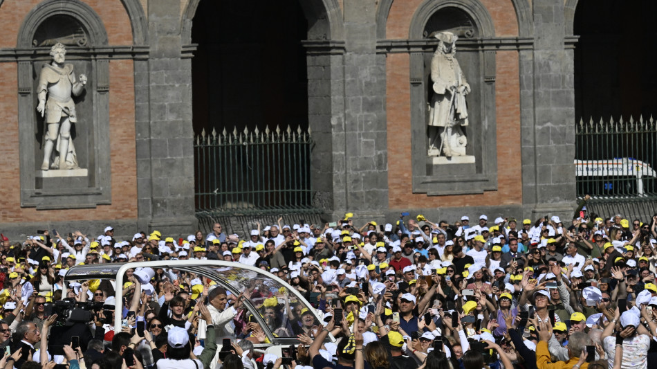 Il Papa da Napoli, non c'&egrave; pace senza giustizia