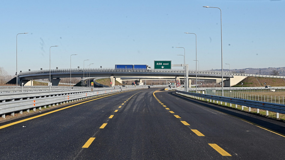 Altroconsumo, aumenti autostrade 10-20 cent ma le tariffe sono gi&agrave; elevate