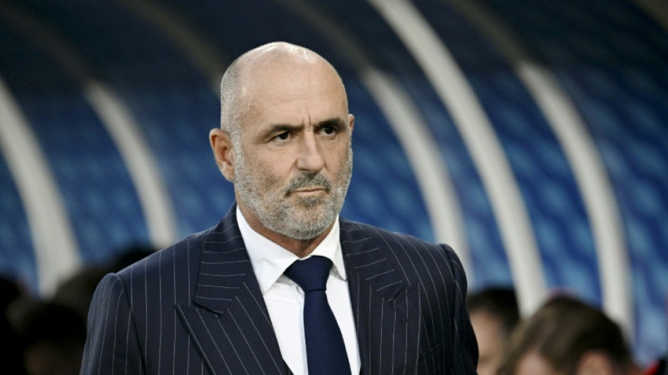 Técnico da Polônia pede demissão após atrito com Lewandowski