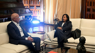 Gobierno interino de Venezuela y oposici&oacute;n se re&uacute;nen con el respaldo de EEUU