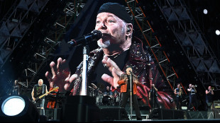 Vasco Rossi, "ascoltate meno il frastuono di tg e social e aprite qualche libro"