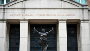El exdirector del FBI Comey comparece ante la justicia