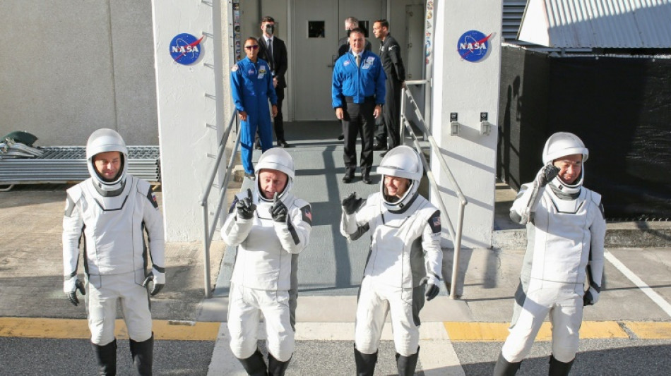 La cápsula Crew Dragon se acopla a la Estación Espacial Internacional