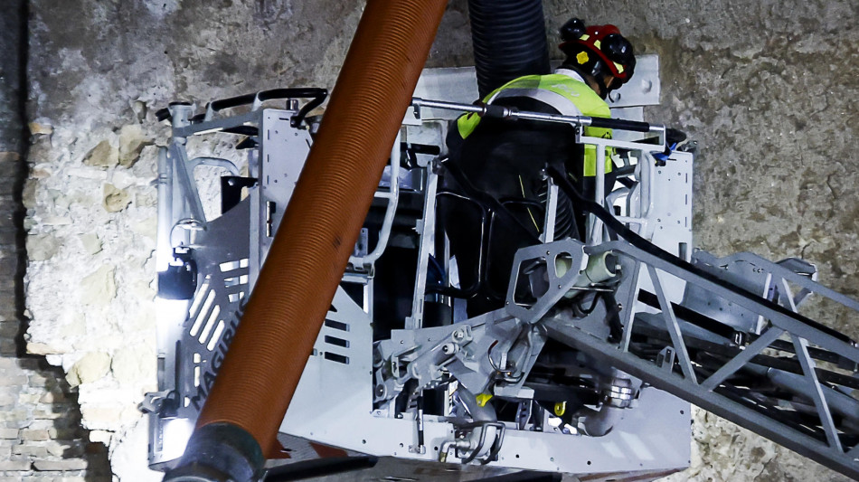 Crollo ai Fori, i pm acquisiscono atti su gara appalto