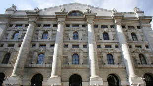 Borsa: Milano apre netto rialzo dell'1,4%