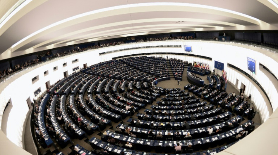 Bulgarischer EU-Abgeordneter zeigt Hitlergru&szlig; im Plenarsaal