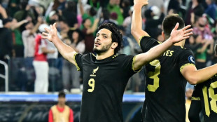 Sem brilhar, México vence República Dominicana (3-2) na abertura da Copa Ouro
