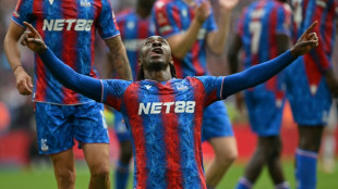 Crystal Palace surpreende Aston Villa (3-0) e vai à final da FA Cup