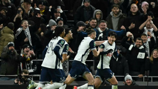 Tottenham vence Manchester United (4-3) e vai às semifinais da Copa da Liga Inglesa