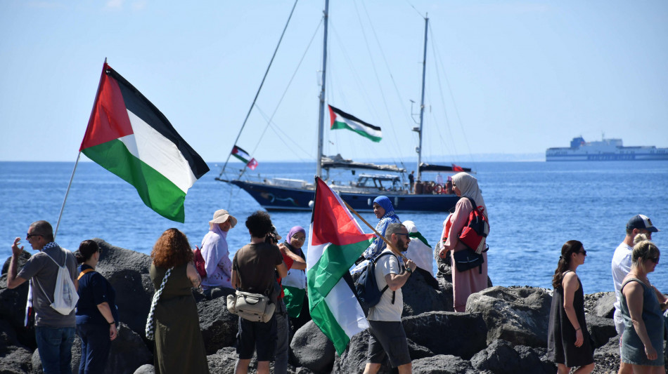 Nave di Gaza Flotilla a Katz, 'avanti fino all'ultimo minuto'