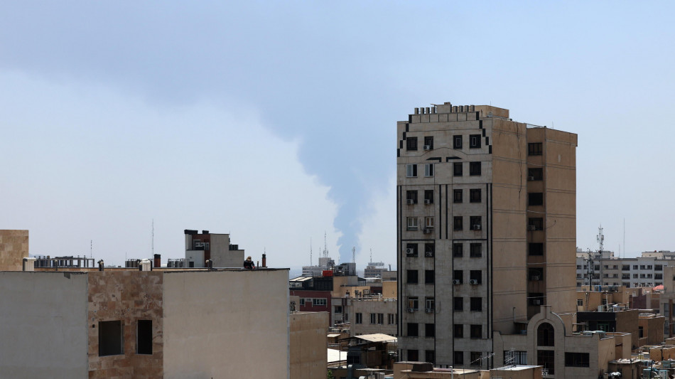 Nuove esplosioni udite a Teheran