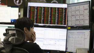 Borsa: l'Asia chiude debole con timori per Ia, attesa per Nvidia