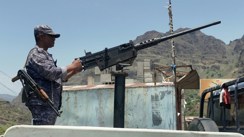 Alerta a&eacute;rea en la capital saudita, con humo y llamas cerca de su aeropuerto