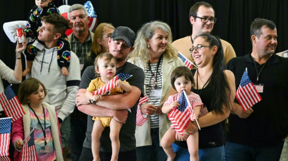 EUA reduzir&aacute; bruscamente admiss&atilde;o de refugiados, com prioridade para brancos sul-africanos