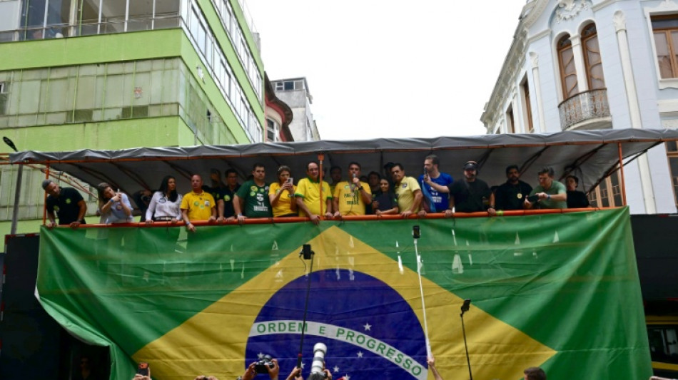 PF investiga Fl&aacute;vio Bolsonaro por suspeitas de corrup&ccedil;&atilde;o e lavagem de dinheiro