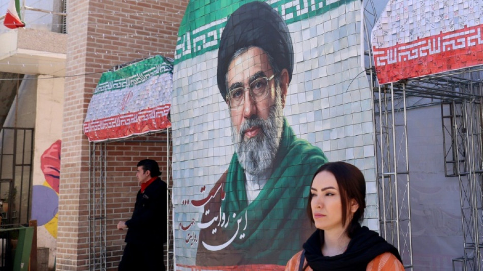 Iran's Guards threaten US sites as Trump waits for Tehran response