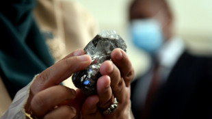 De Beers sale drags in diamond doldrums